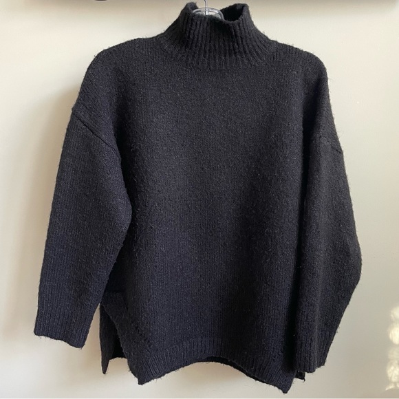 LYLA + LUXE Black Knit Sweater Size Small - Picture 2 of 12